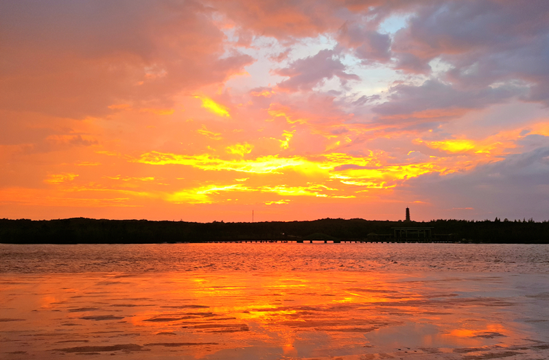 夕阳镜湖.jpg 夕阳镜湖.jpg